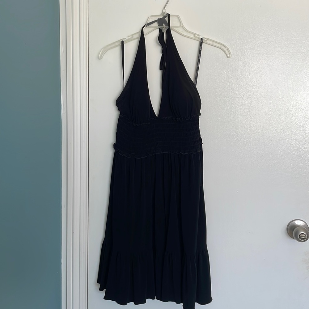 Little black dress, Marilyn style.